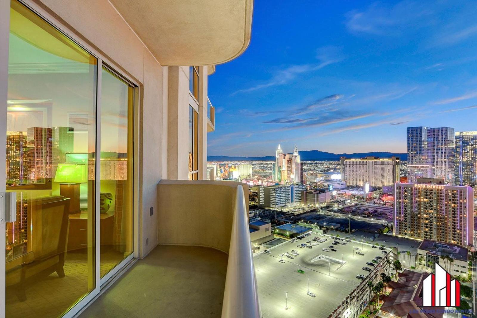Mgm Signature-30-705 F1 Track & Strip View Balcony Las Vegas Exterior photo